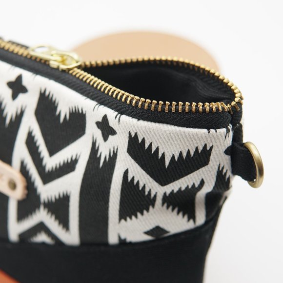 Alicia (medium) Sling Purse - Picture 7 of 11